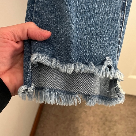 Reba Raw Hem Stretchy Skinny Medium Wash Denim Blue Jeans - Women’s Size 12 - Picture 6 of 16